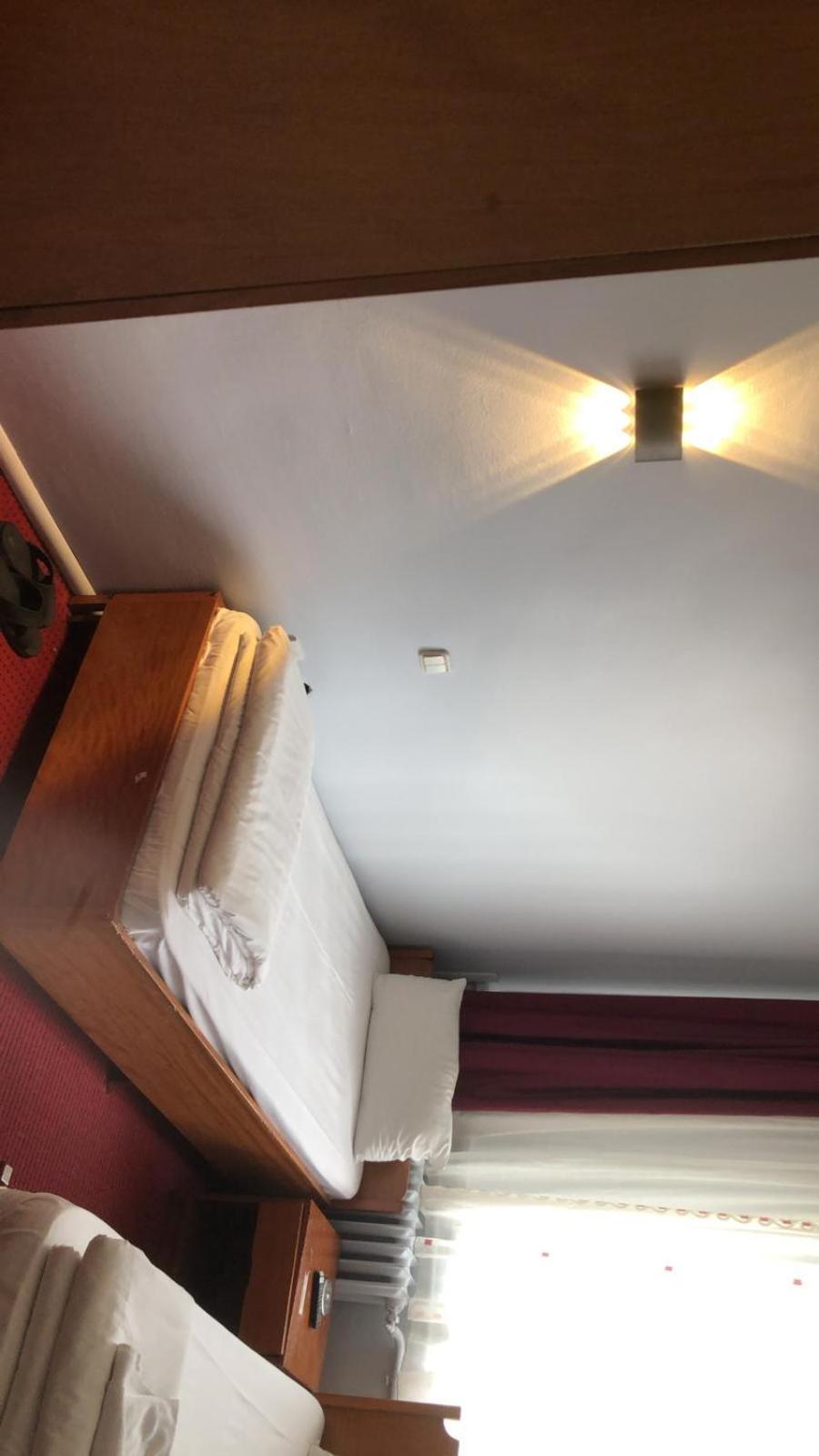 Oez Altinbasak Otel *